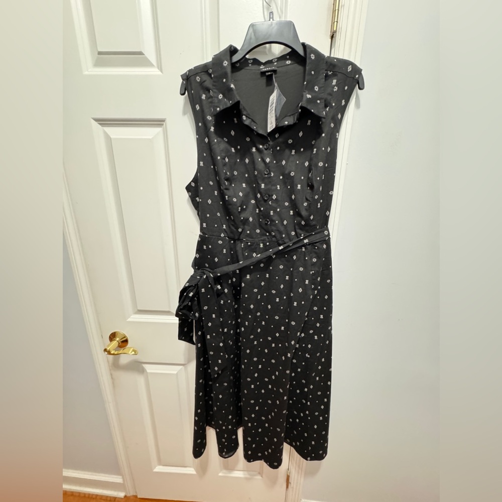 Torrid Black and White polka dot fit and flare Dress size 18-20 nwt